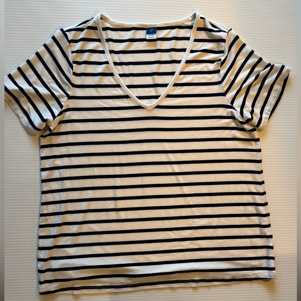 Striped V-Neck Women's Top - Picture 1 of 3